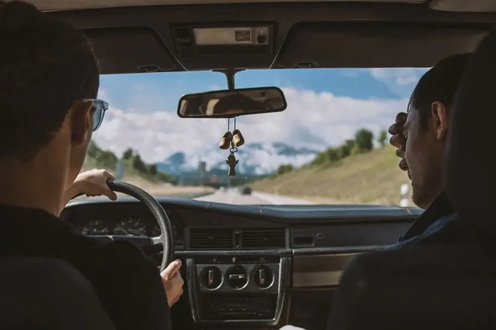 Abenteuer auf vier Rädern: Was braucht es für einen Roadtrip?
