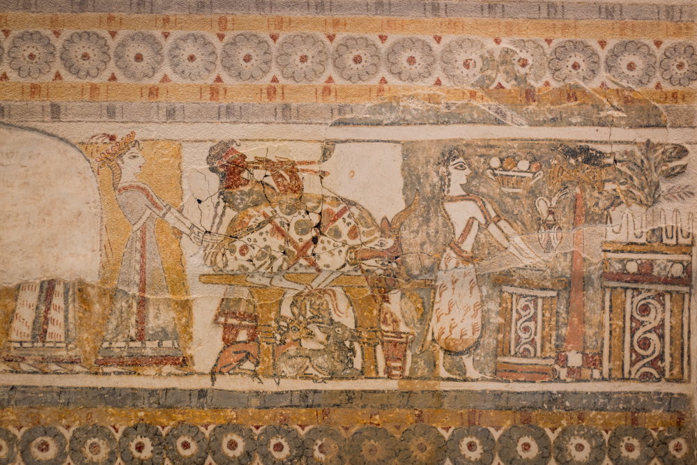 Detail des Mosaiks des Sarkophagus von Hagia Triada, erhalten im Archäologischen Museum von Heraklion